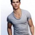 /album/fotos-de-famosos/taylor-lautner-gq01-150x150-1-jpg/
